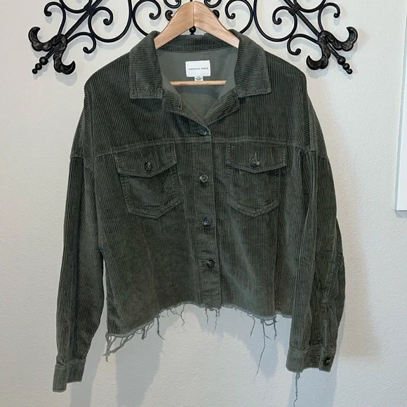 AMERICAN EAGLE CORDUROY CROPPED JACKET GREEN SIZE LARGE - Picture 1 of 5